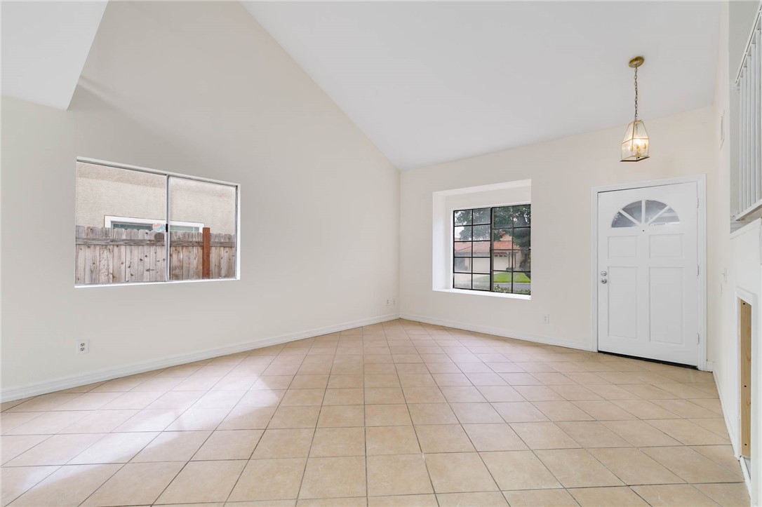 1188 West Van Koevering Street Rialto, CA 92376 - Photo 4 of 38
