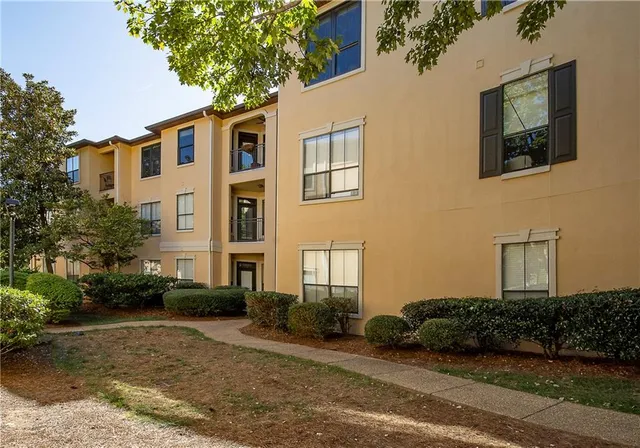 $240,000 | 3777 Peachtree Road Northeast, Unit 1416, Atlanta, GA 30319