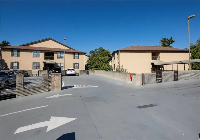 $240,000 | 3777 Peachtree Road Northeast, Unit 1416, Atlanta, GA 30319