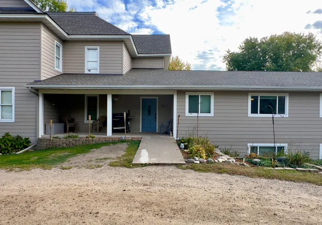 $267,900 | 302 Dakota Avenue, Hoffman, MN 56339