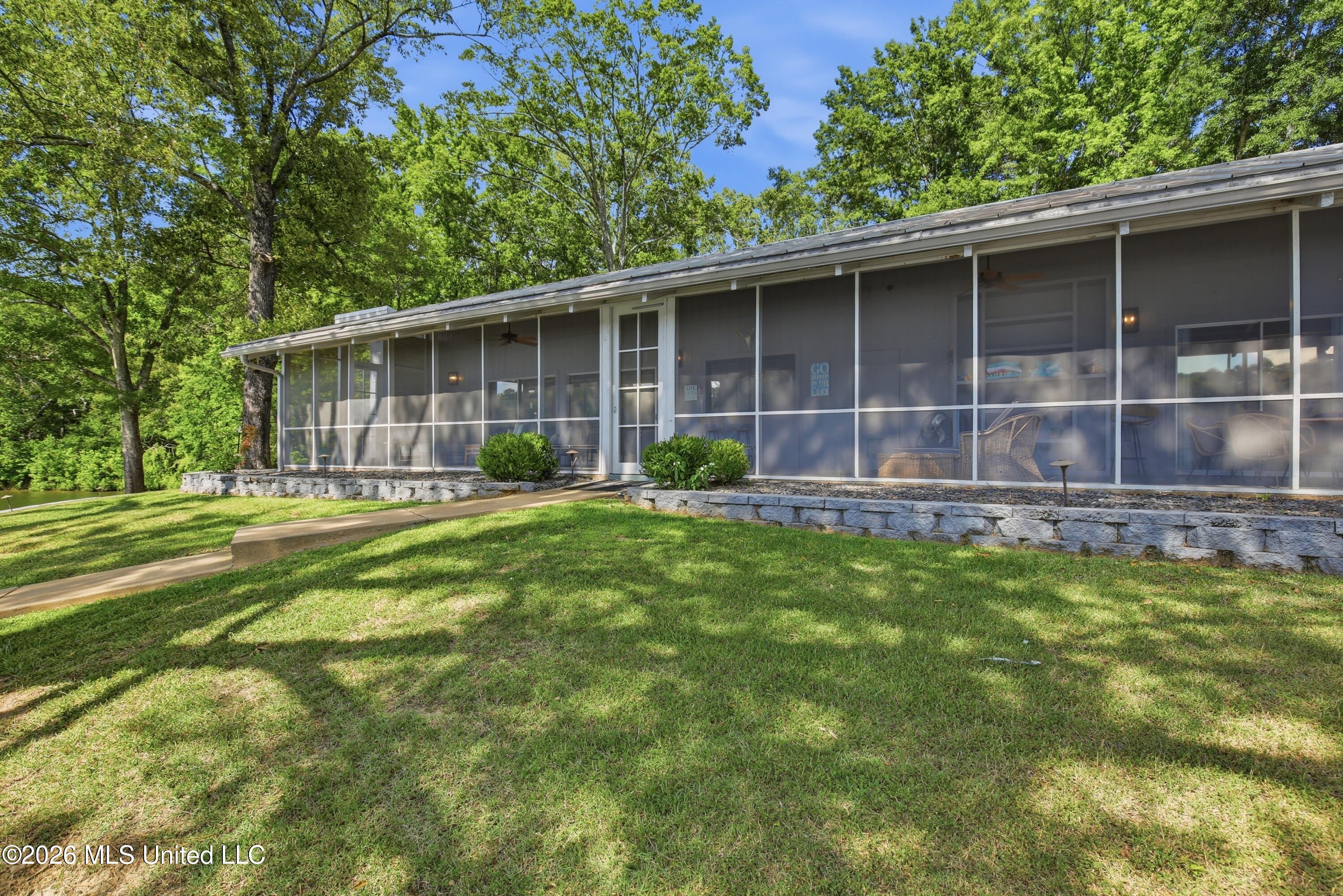 683 Cedar Hill Road Flora, MS 39071 - Photo 10 of 97 052-683 Cedar Hill Rd _ Hometoursms.com