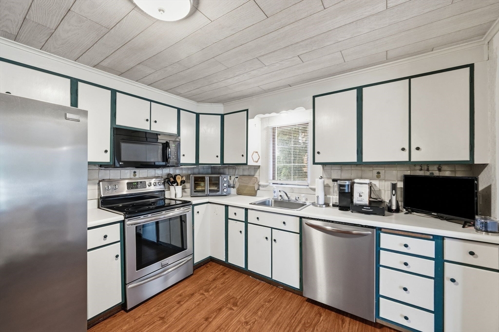 1 Johns Road Marblehead, MA 01945 - Photo 10 of 24 Gallery Image 10