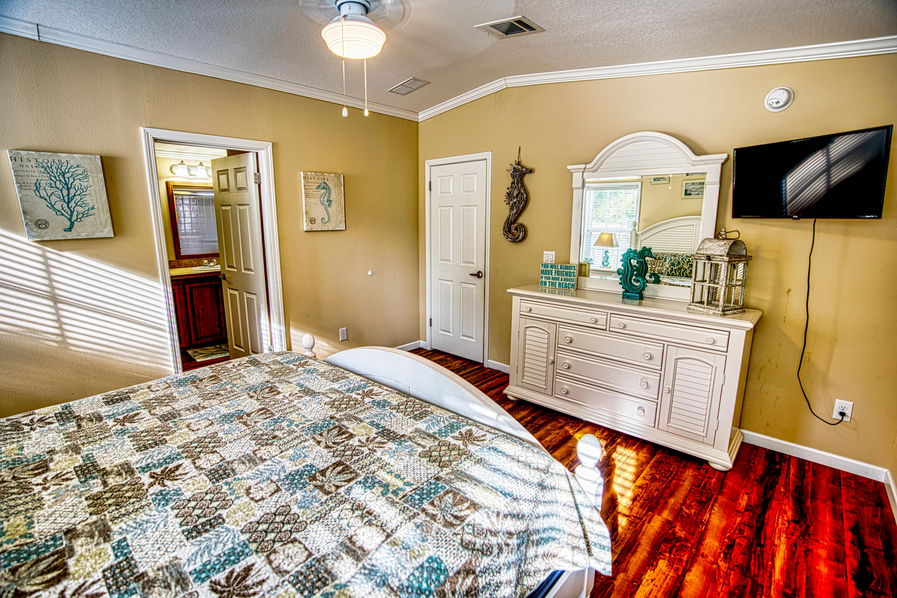 25 Mockingbird Road Key Largo, FL 33037 - Photo 12 of 31 Beautiful Master Bedroom Suite!