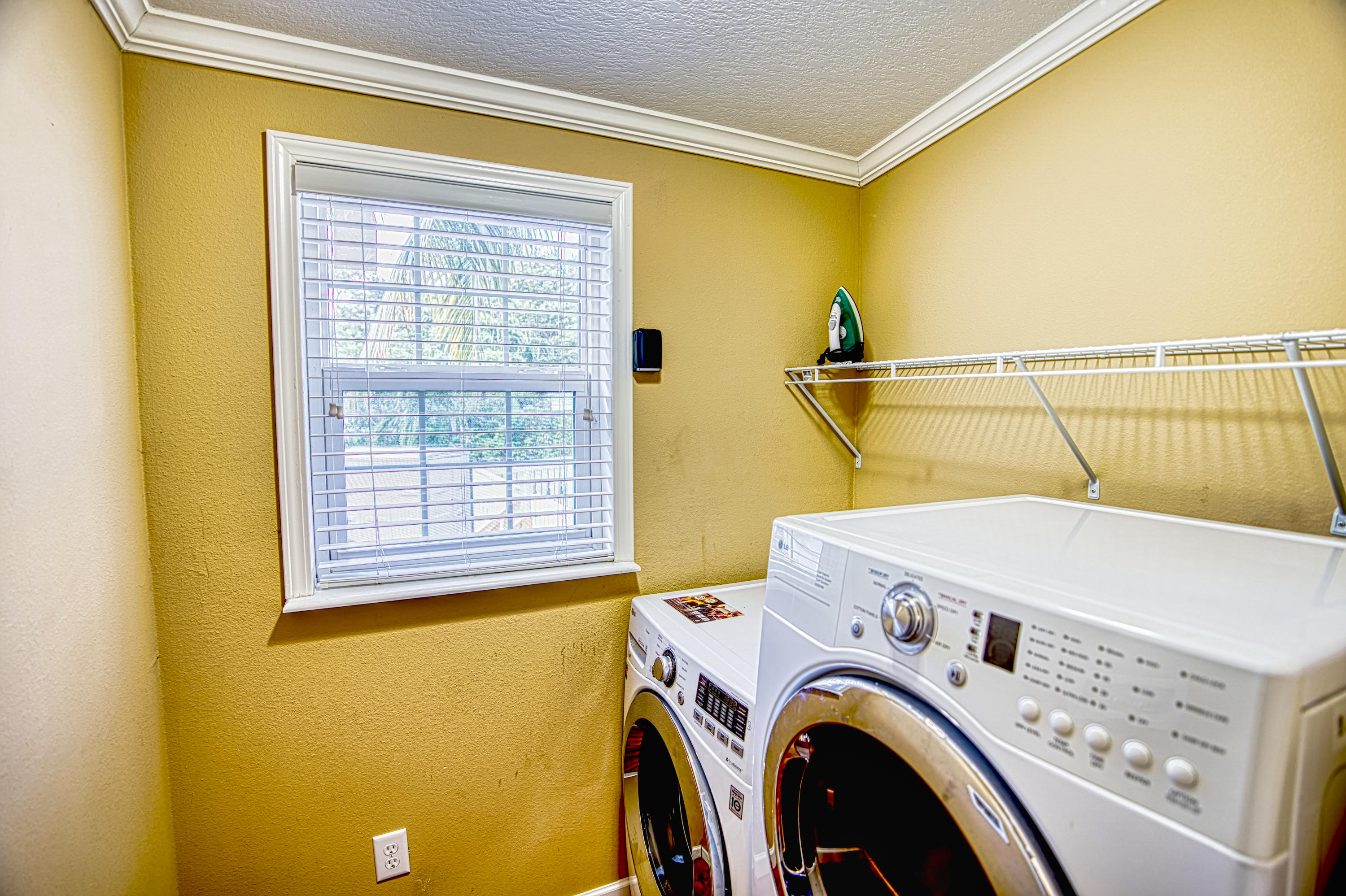 25 Mockingbird Road Key Largo, FL 33037 - Photo 23 of 31 Laundry Room!