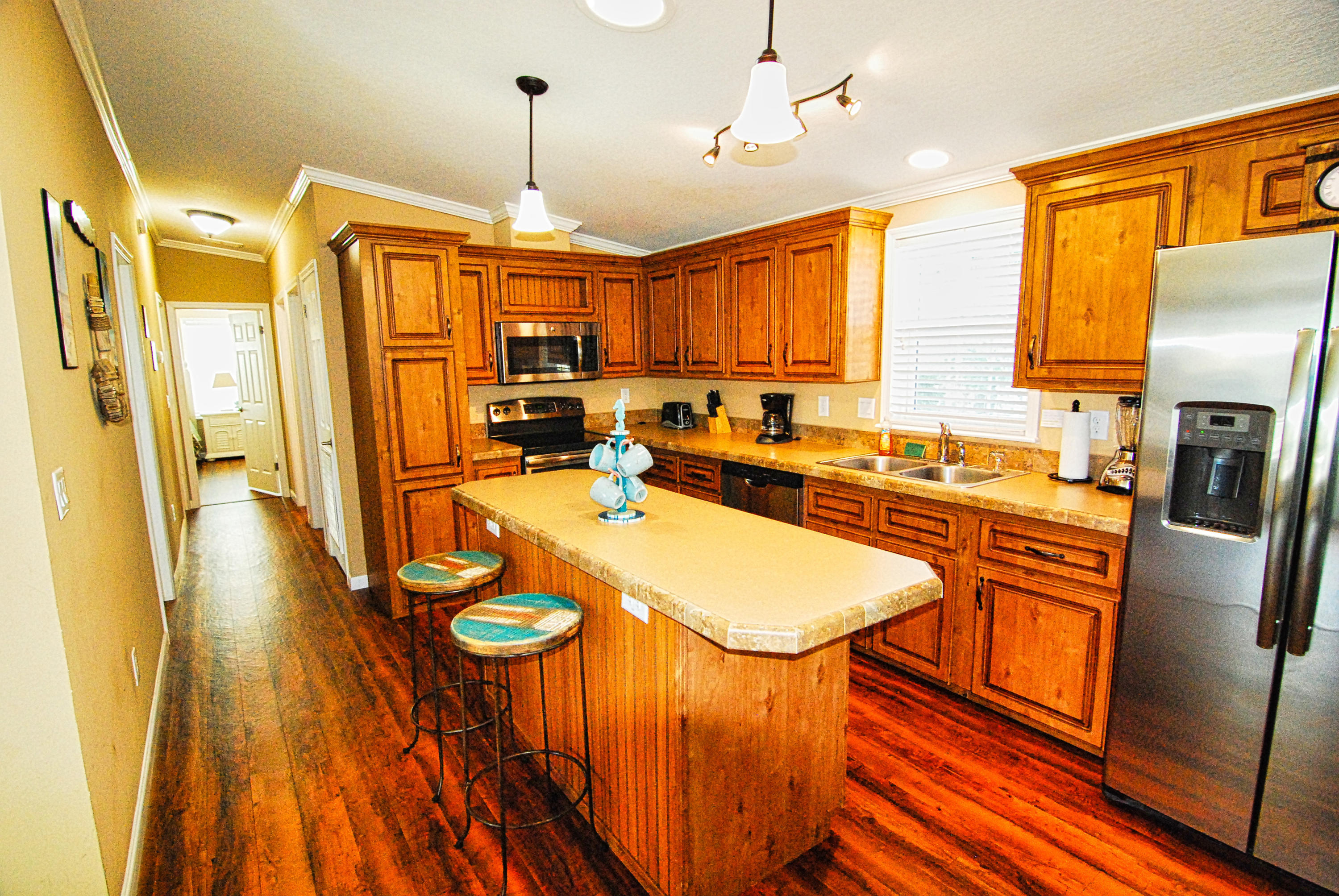 25 Mockingbird Road Key Largo, FL 33037 - Photo 7 of 31 Gorgeous Modern Kitchen!