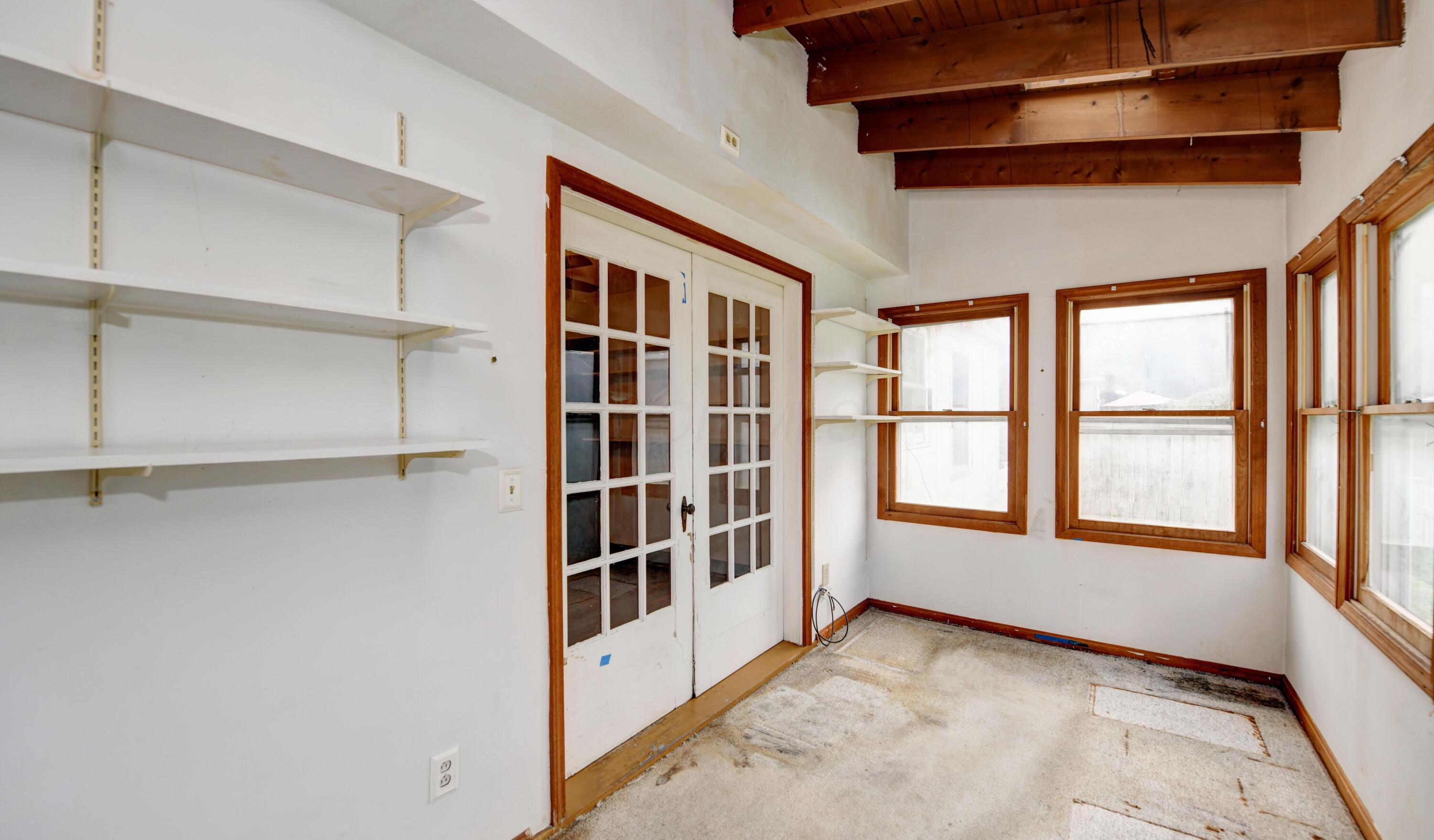 486 East Tulane Road Columbus, OH 43202 - Photo 26 of 32 Sun Room (3)