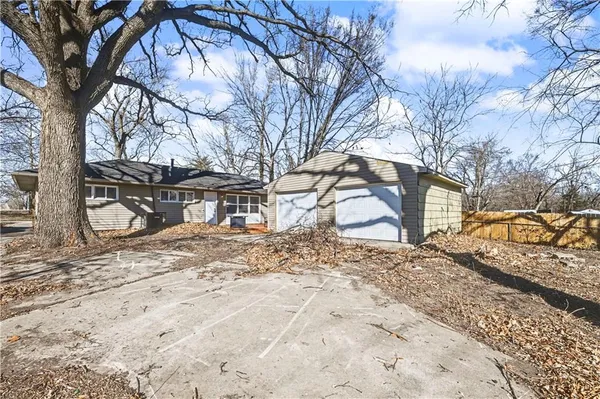 $232,000 | 7615 East 109 Terrace, Kansas City, MO 64134