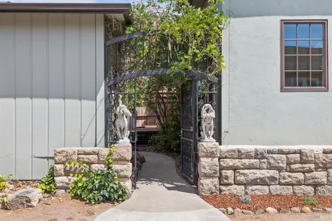 $969,000 | 17090 Sonoma Highway, Sonoma, CA 95476