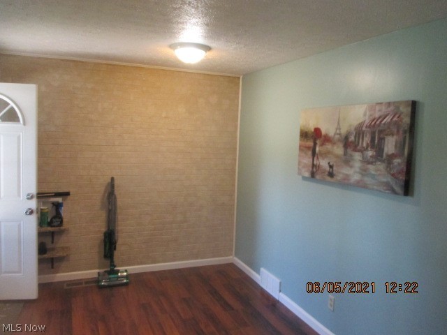 999 Renninger Road, Unit 6 New Franklin, OH 44319 - Photo 5 of 19 Eating Area in Kitchen