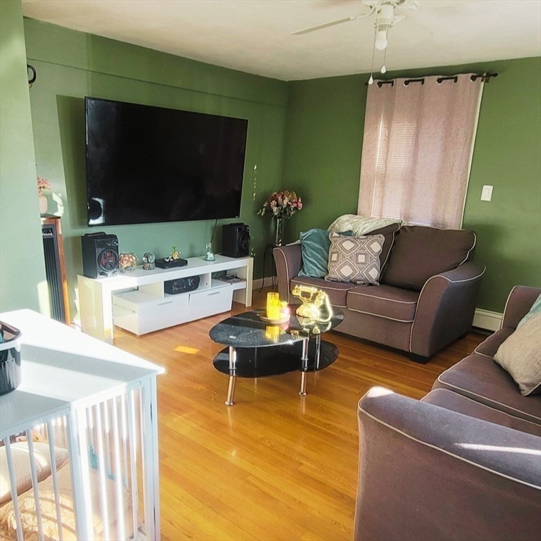 9 Summit Avenue Saugus, MA 01906 - Photo 3 of 10