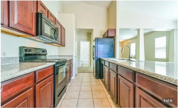 $1,885 | 7002 South 40th Lane, Phoenix, AZ 85041
