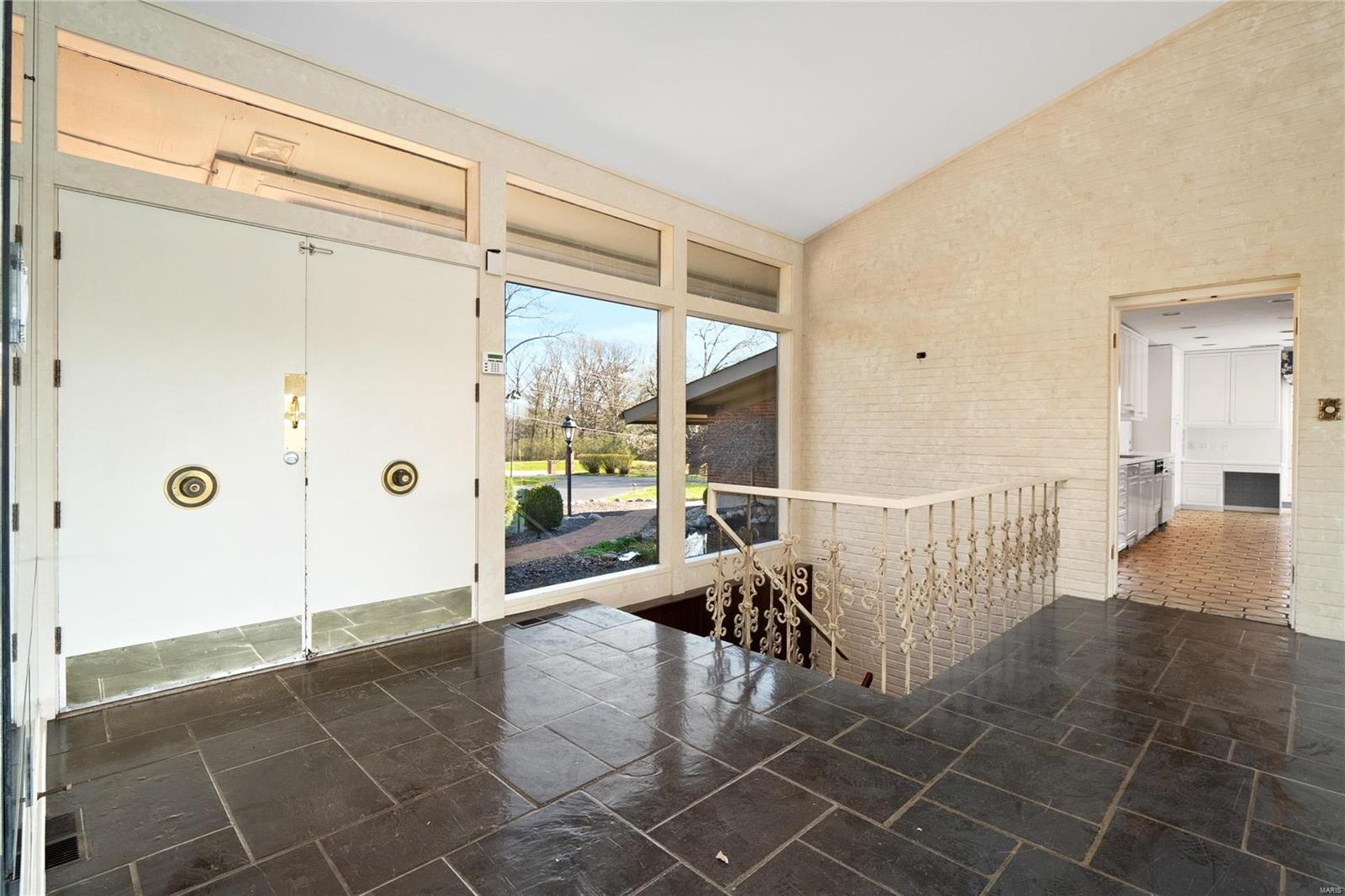 11622 Ladue Road Creve Coeur, MO 63141 - Photo 11 of 32 Gallery Image 11
