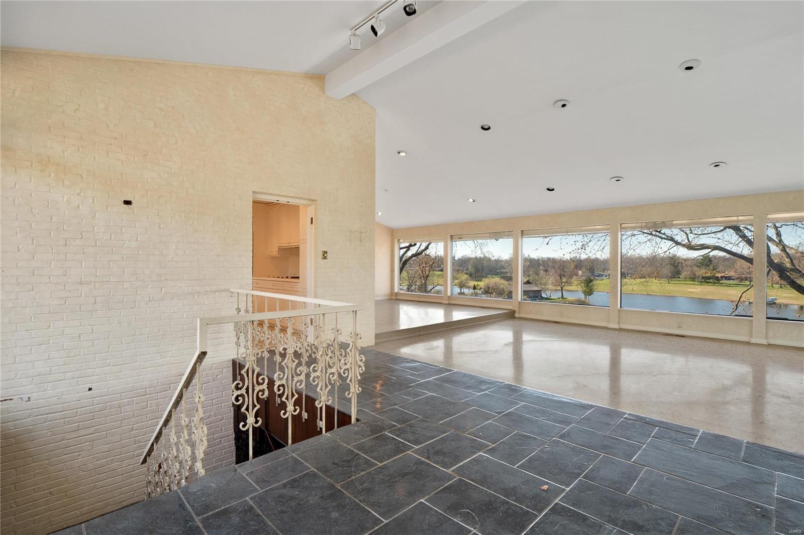 11622 Ladue Road Creve Coeur, MO 63141 - Photo 12 of 32 Gallery Image 12