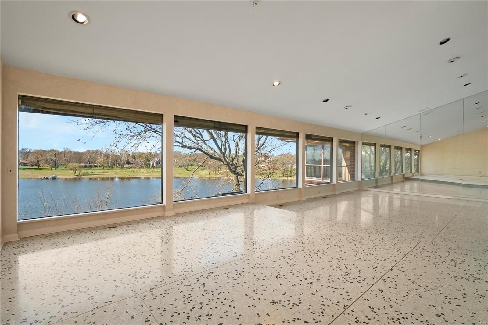 11622 Ladue Road Creve Coeur, MO 63141 - Photo 13 of 32 Gallery Image 13