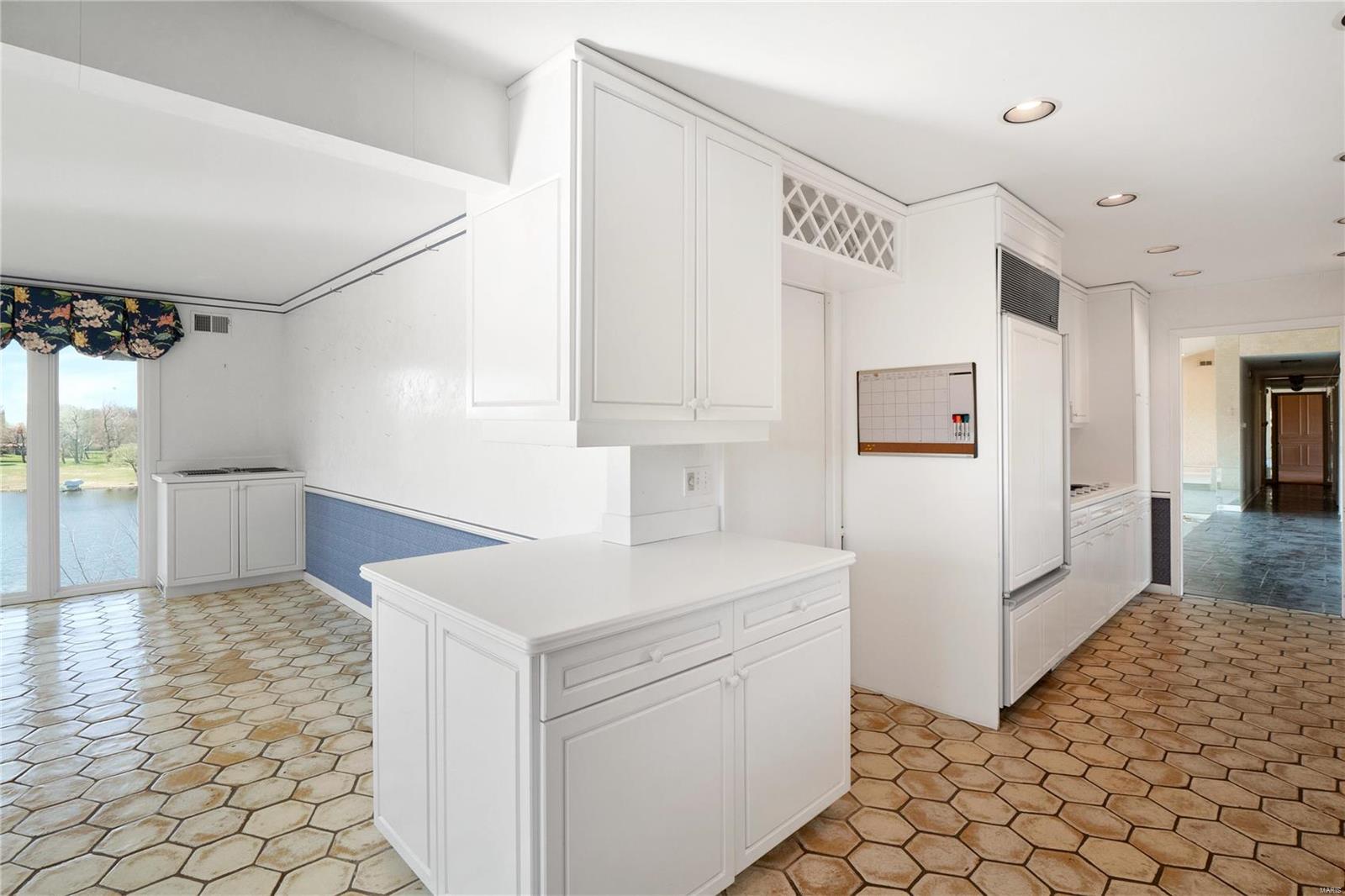 11622 Ladue Road Creve Coeur, MO 63141 - Photo 17 of 32 Gallery Image 17