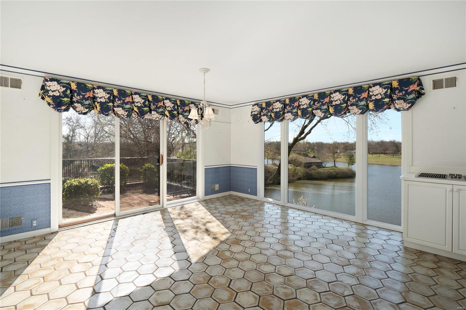 11622 Ladue Road Creve Coeur, MO 63141 - Photo 18 of 32 Gallery Image 18