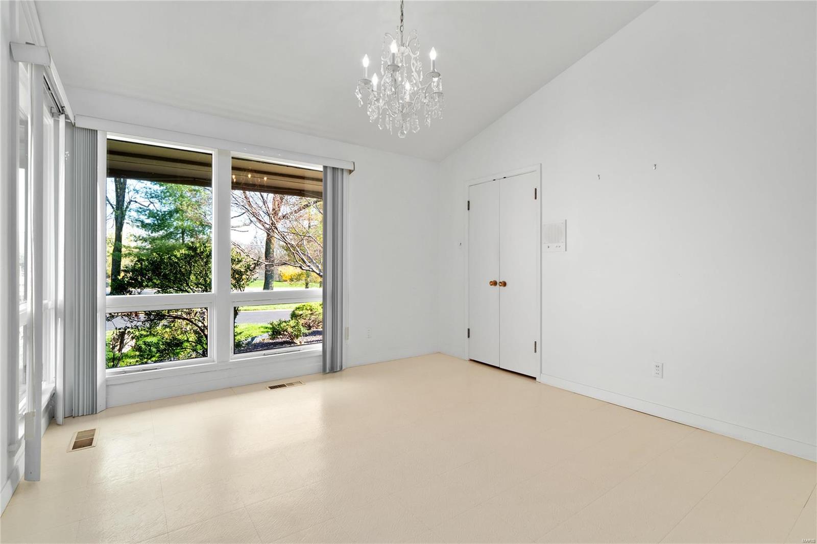 11622 Ladue Road Creve Coeur, MO 63141 - Photo 24 of 32 Gallery Image 24
