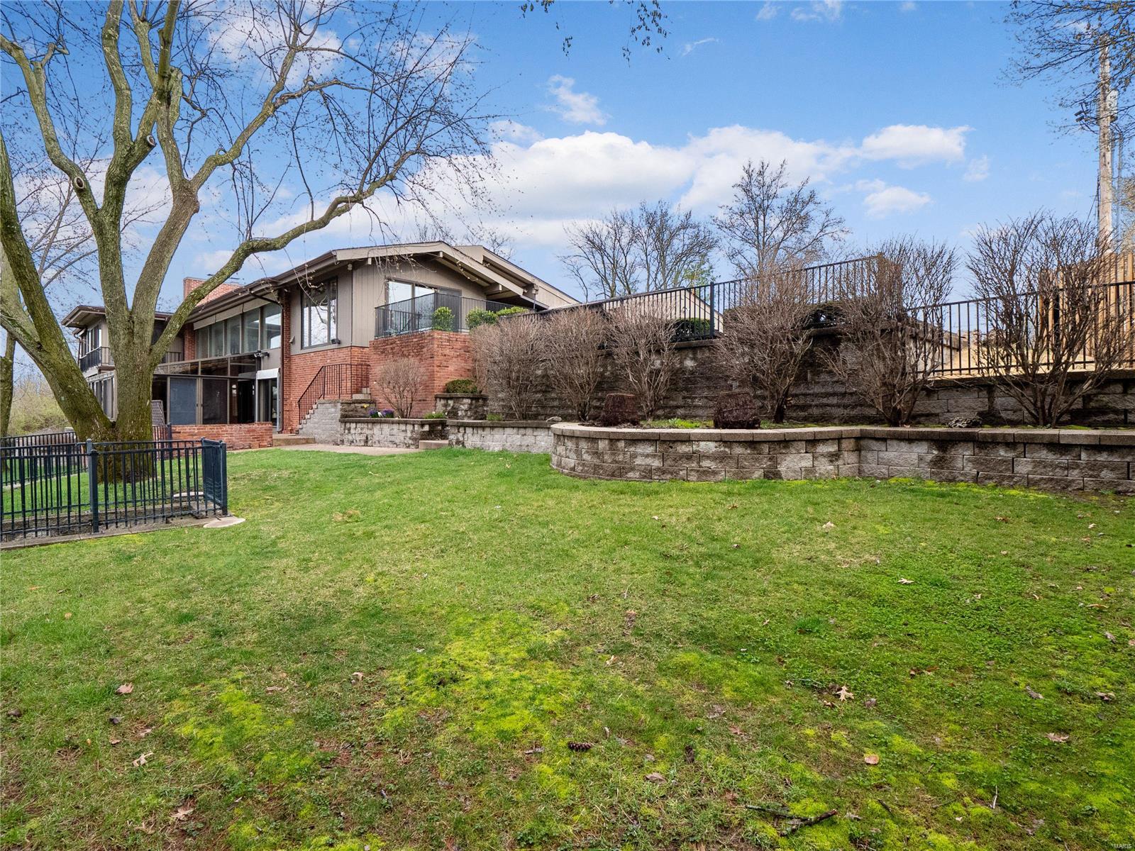 11622 Ladue Road Creve Coeur, MO 63141 - Photo 7 of 32 Gallery Image 7