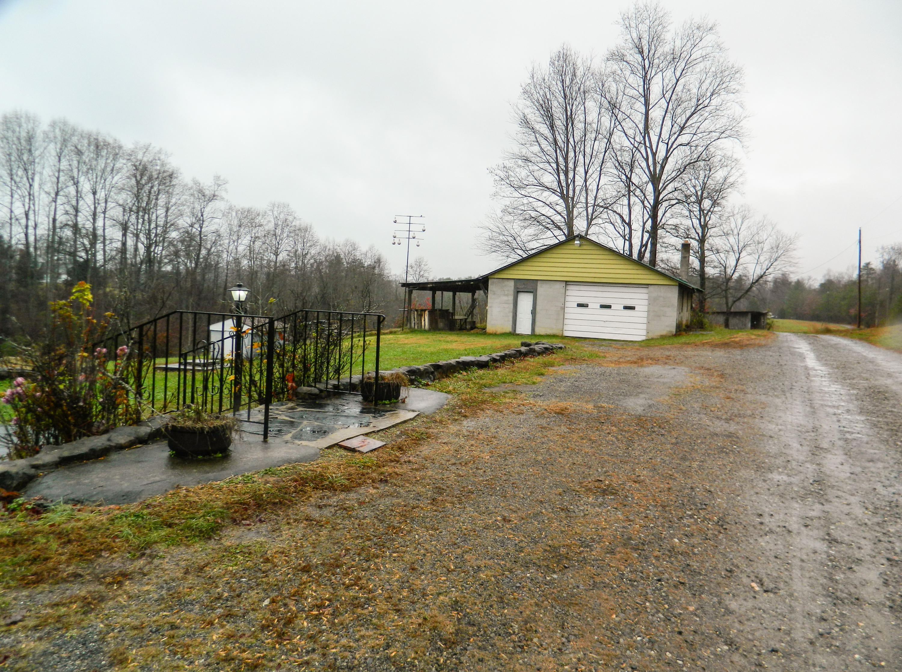 2290 Crestridge Road Bassett, VA 24055 - Photo 29 of 37 29