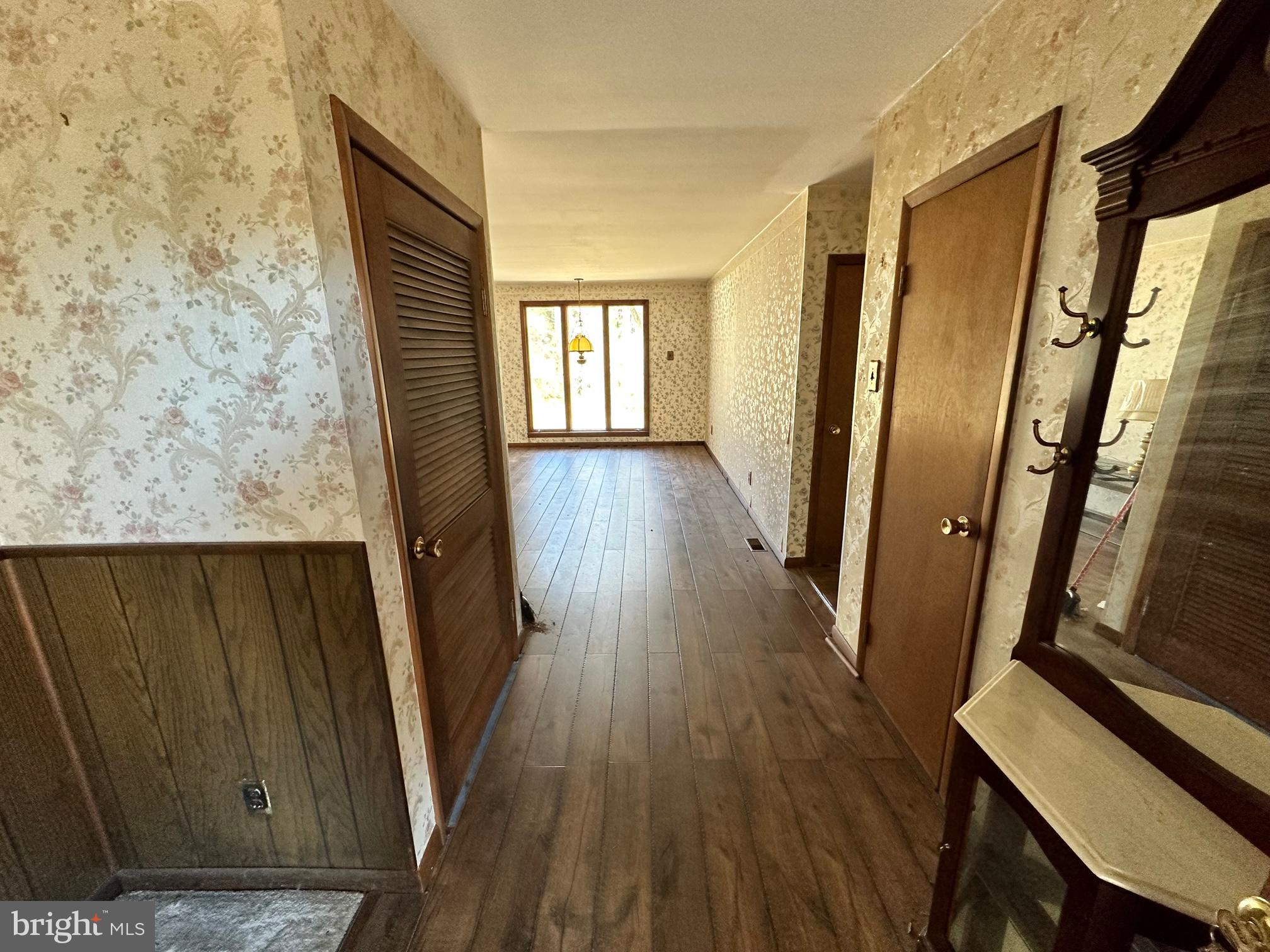 326 Pitman Road Sewell, NJ 08080 - Photo 4 of 28