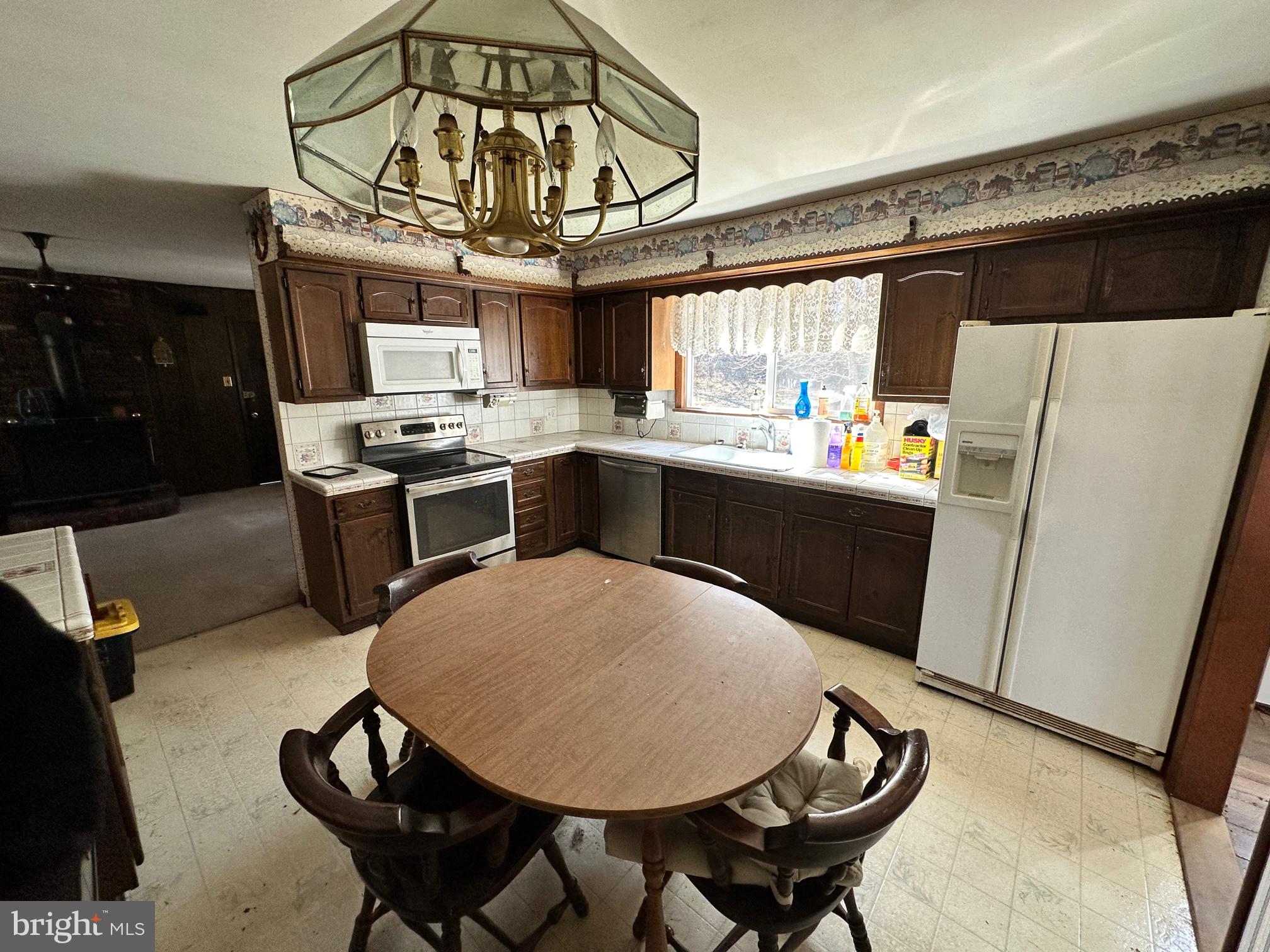 326 Pitman Road Sewell, NJ 08080 - Photo 8 of 28