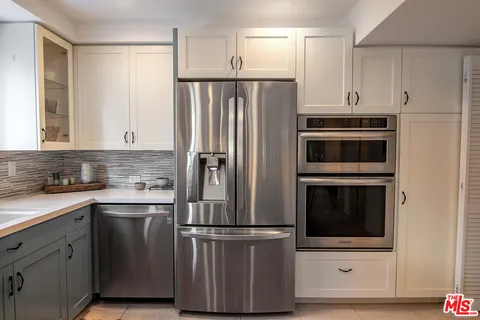 $1,099,000 | 1639 Selby Avenue, Unit B, Los Angeles, CA 90024