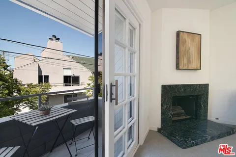 $1,099,000 | 1639 Selby Avenue, Unit B, Los Angeles, CA 90024