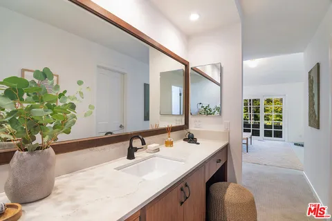 $1,099,000 | 1639 Selby Avenue, Unit B, Los Angeles, CA 90024