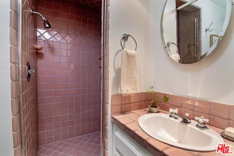 $1,099,000 | 1639 Selby Avenue, Unit B, Los Angeles, CA 90024