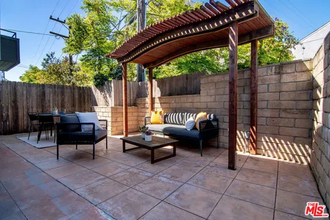 $1,099,000 | 1639 Selby Avenue, Unit B, Los Angeles, CA 90024