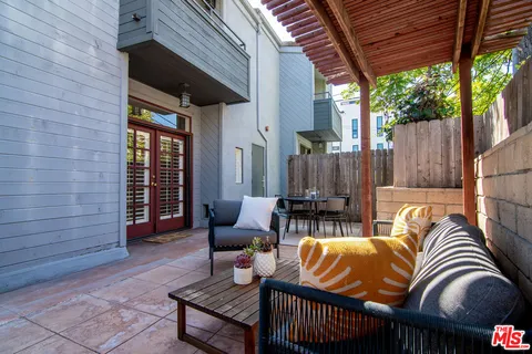 $1,099,000 | 1639 Selby Avenue, Unit B, Los Angeles, CA 90024