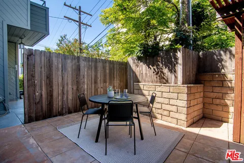 $1,099,000 | 1639 Selby Avenue, Unit B, Los Angeles, CA 90024