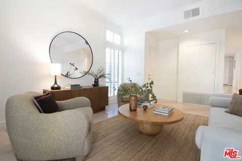 $1,099,000 | 1639 Selby Avenue, Unit B, Los Angeles, CA 90024