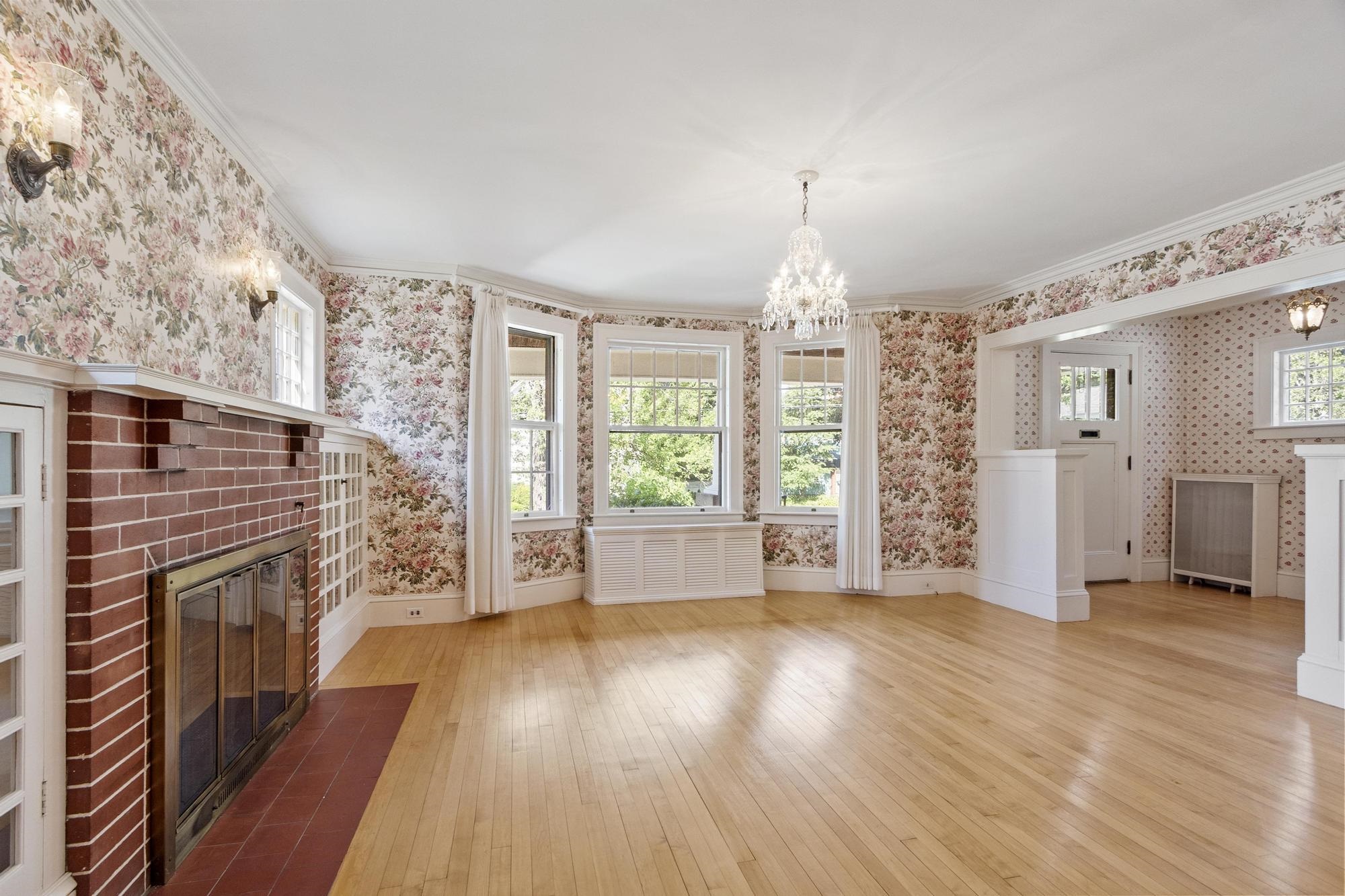 133 North Adams Street Manchester, NH 03104 - Photo 8 of 53