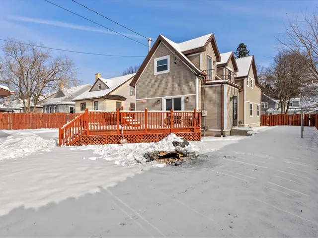 $232,850 | 2418 South 7th Street, Sheboygan, WI 53081