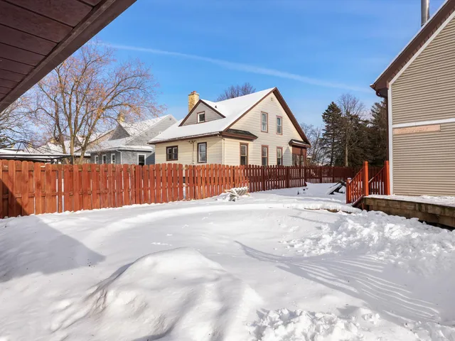 $232,850 | 2418 South 7th Street, Sheboygan, WI 53081