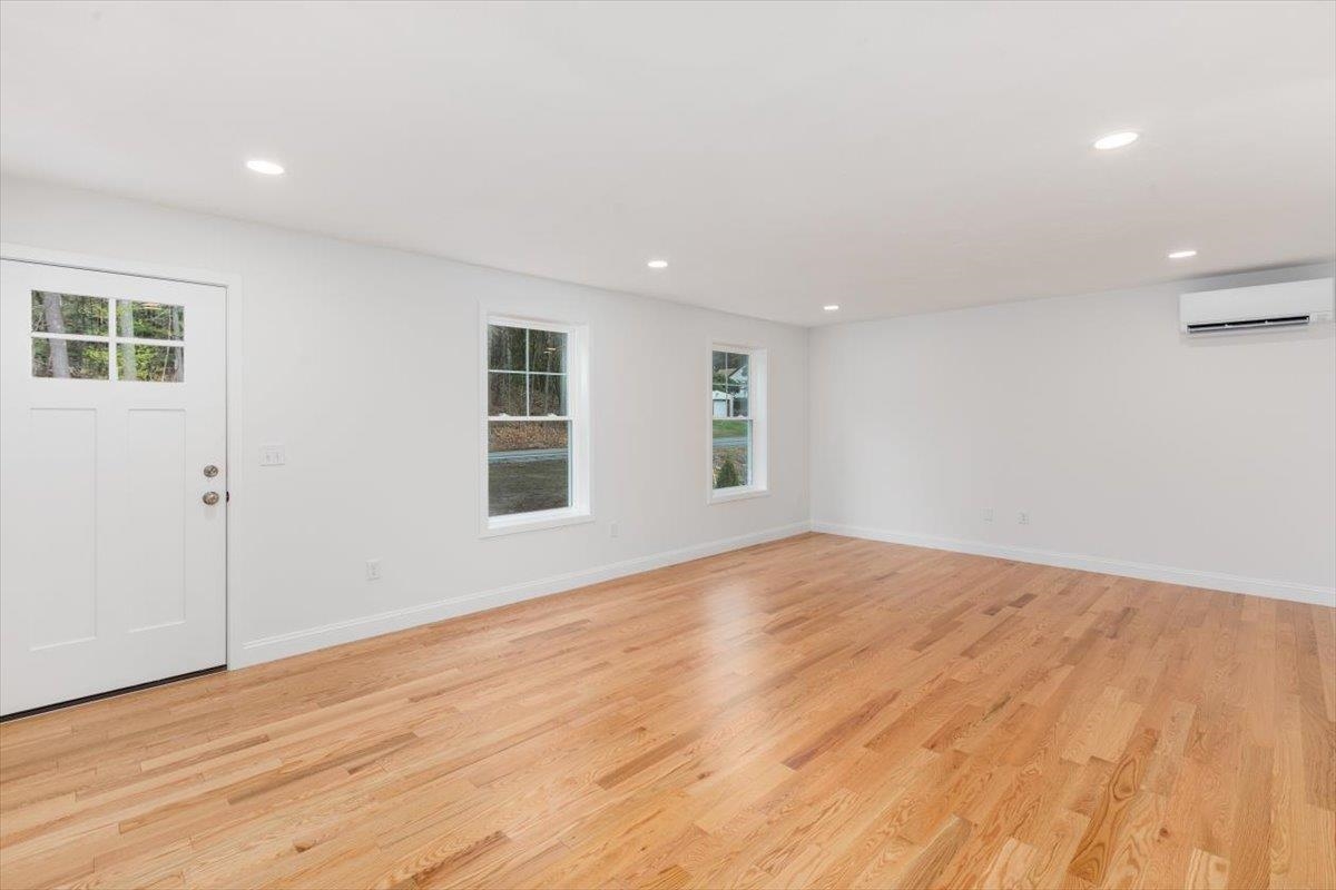 1152 Bridge Street Pelham, NH 03076 - Photo 10 of 44