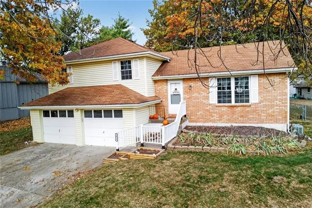 $305,000 | 1016 Northeast 104th Terrace, Kansas City, MO 64155