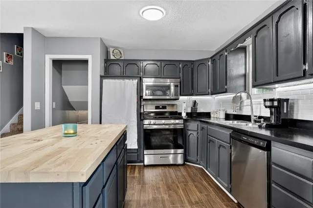 $305,000 | 1016 Northeast 104th Terrace, Kansas City, MO 64155