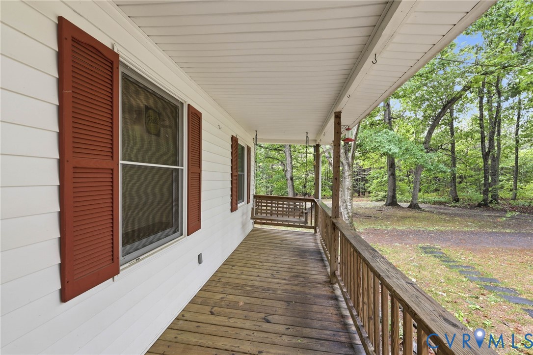 3220 Greenway Road Gladstone, VA 24553 - Photo 4 of 29 a view of a porch