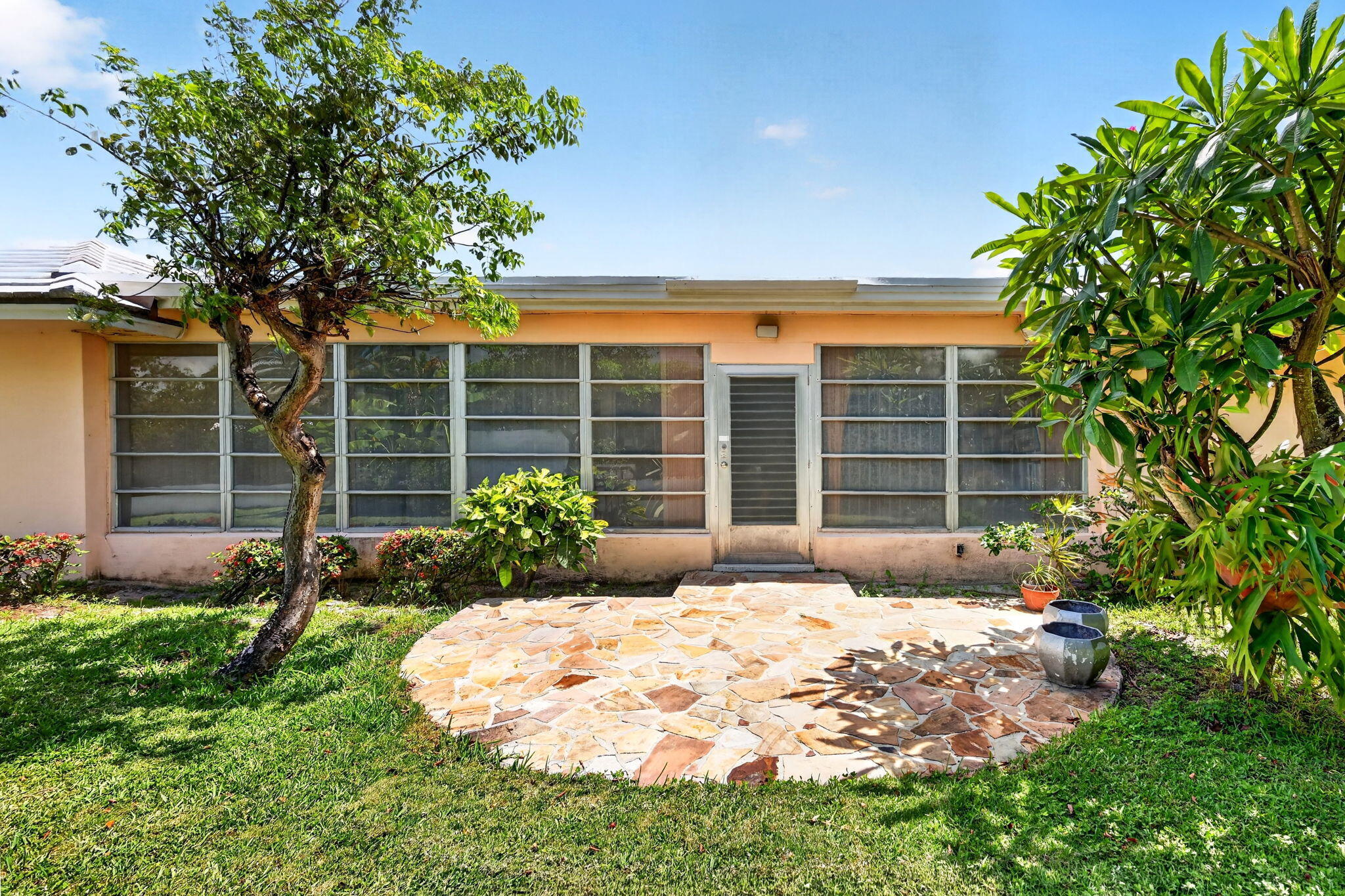 217 Plantation Road Palm Beach, FL 33480 - Photo 9 of 41 9-web-or-mls-5P1A6311