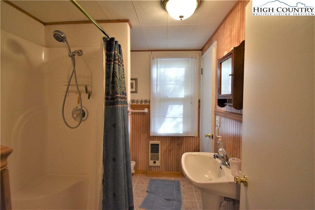 271 Dog Creek Road Crumpler, NC 28617 - Photo 14 of 32 Gallery Image 14
