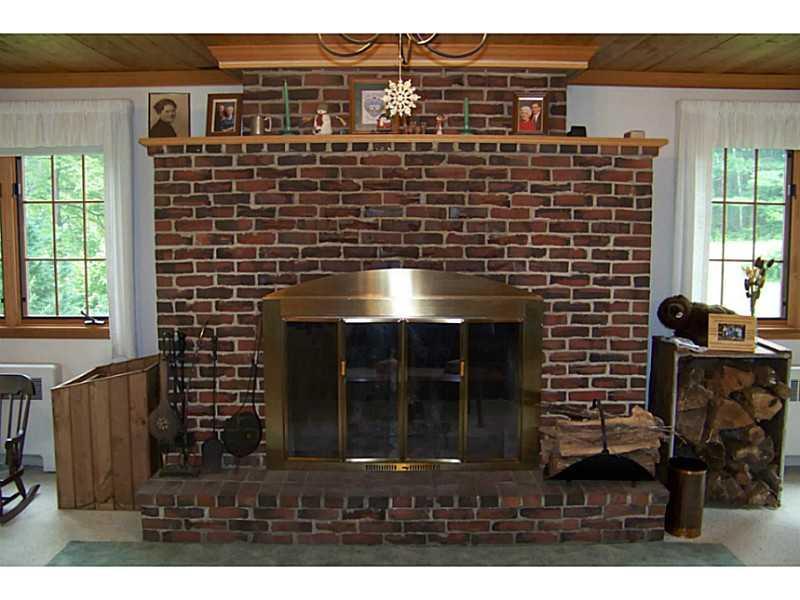 195 Miles Road Newburgh, ME 04444 - Photo 23 of 35 Den/Family/Great Room.