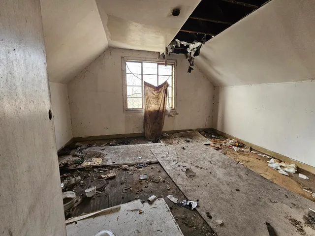 $11,000 | 2208 Nichols Place, Gary, IN 46407