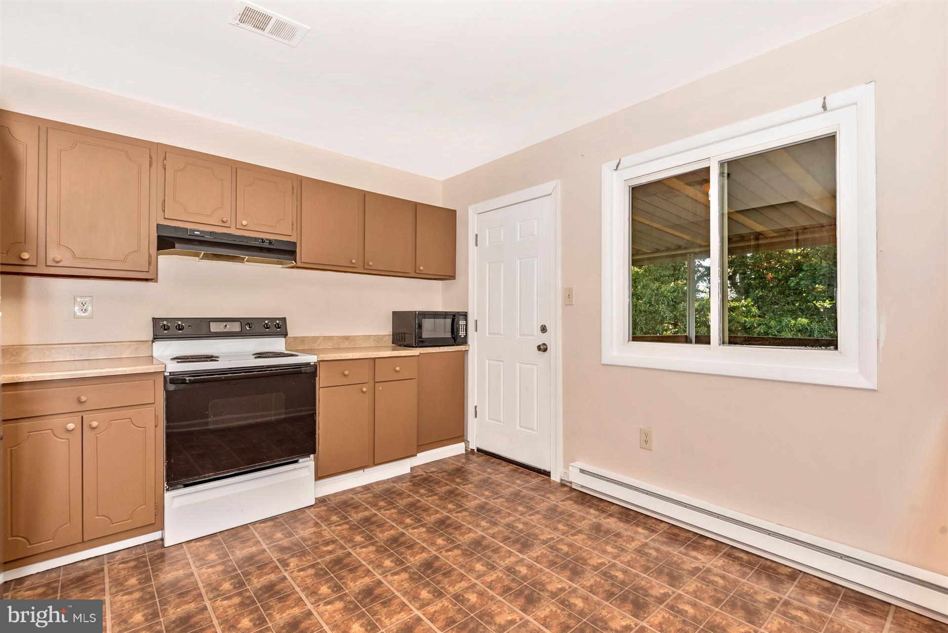 12340 Coppermine Road Union Bridge, MD 21791 - Photo 17 of 30 Kitchen