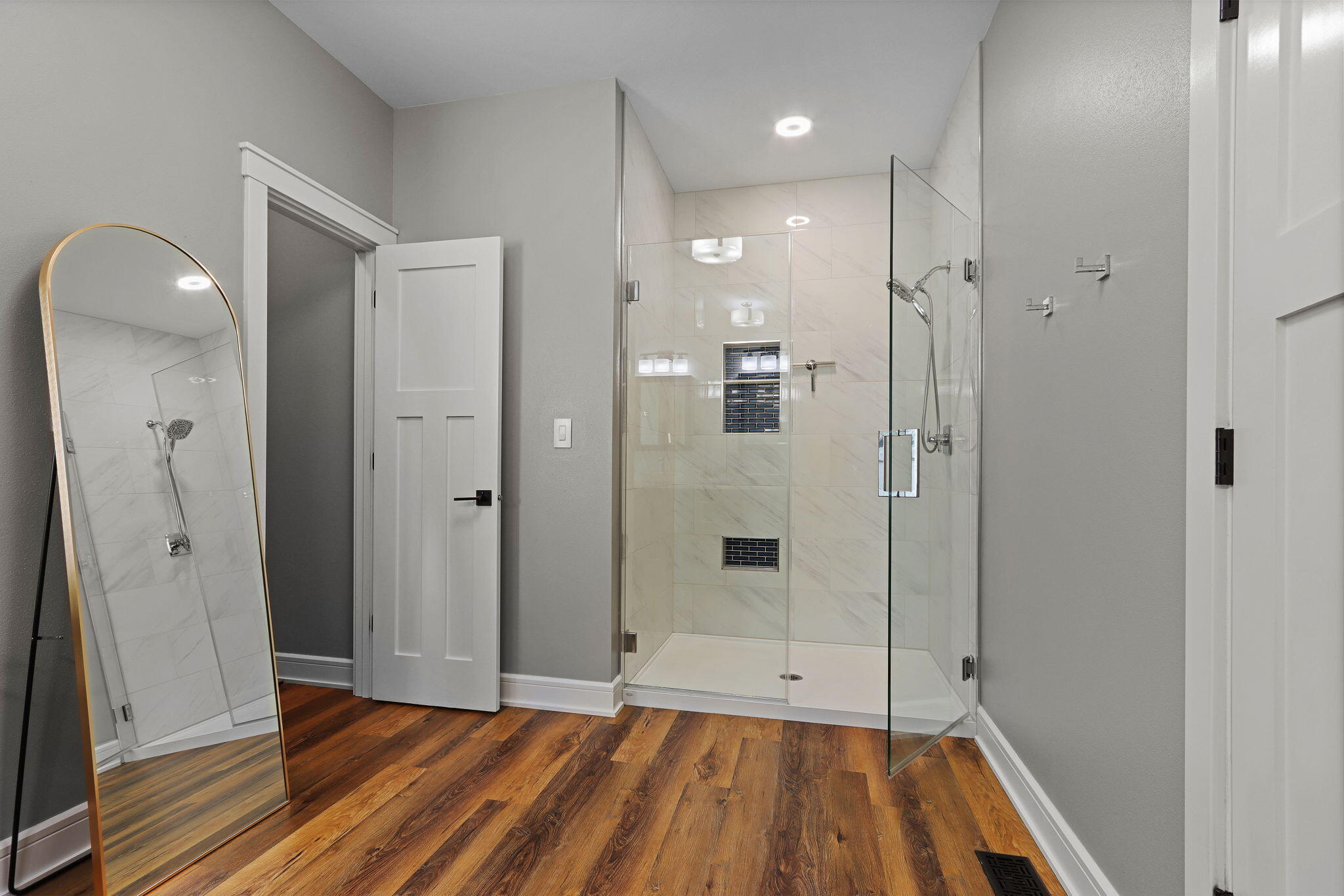 21229 Plank Road Dover, WI 53139 - Photo 18 of 46 Primary Bath with walk in shower and soaker tub