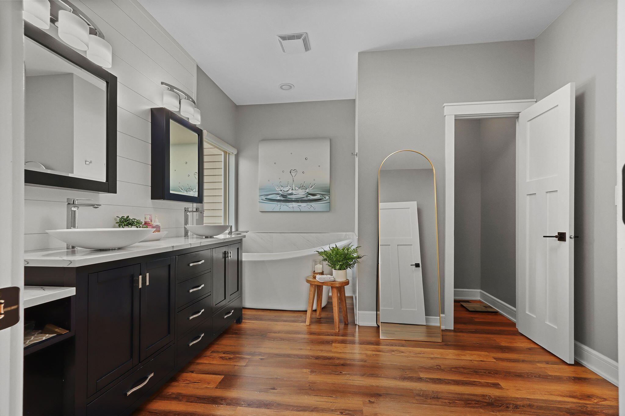 21229 Plank Road Dover, WI 53139 - Photo 4 of 46 Stunning Master Bath with deep soaking tub