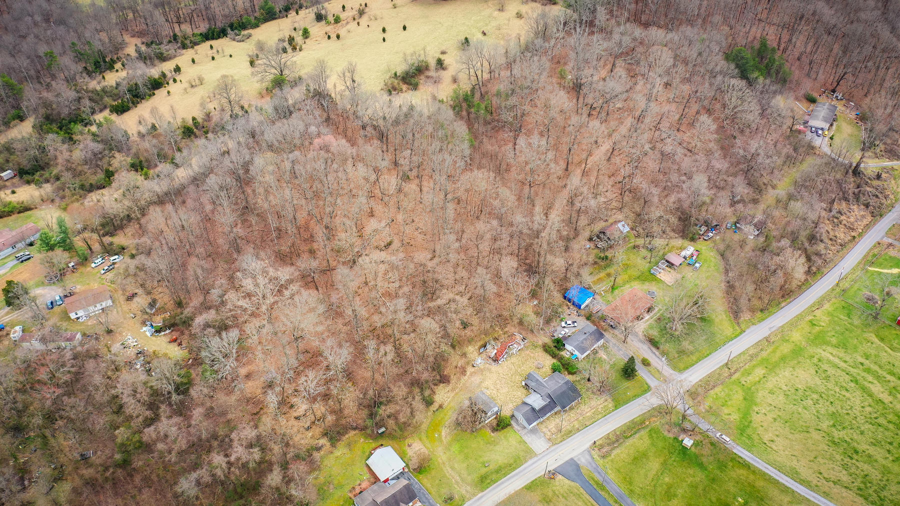904 Chadwell Road Kingsport, TN 37660 - Photo 4 of 19 102