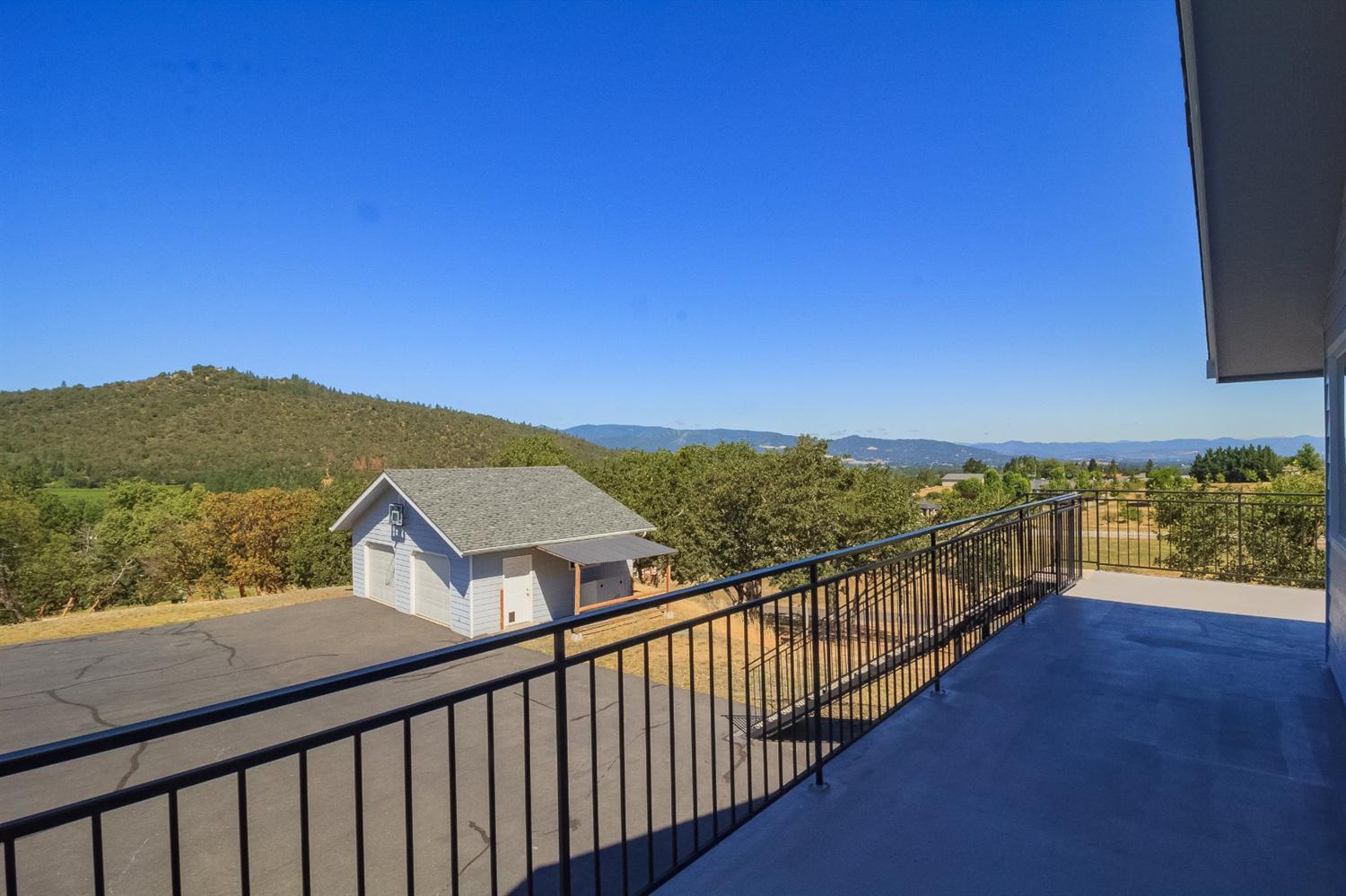 2409 Glory C Road Medford, OR 97501 - Photo 11 of 35 Additional Photo
