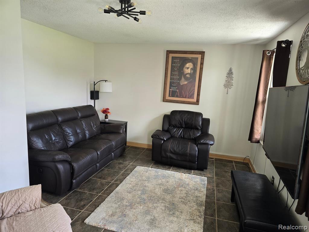 7240 West Ray Road Swartz Creek, MI 48473 - Photo 4 of 34